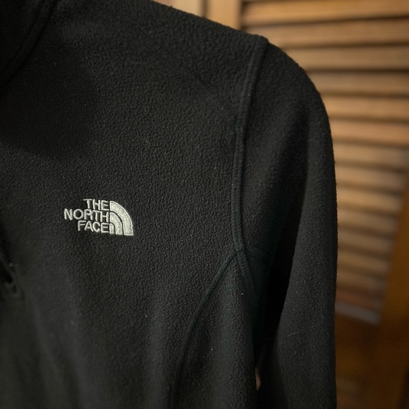 North face women’s size small 1/4 zip black fleece pullover GUC - Picture 4 of 6